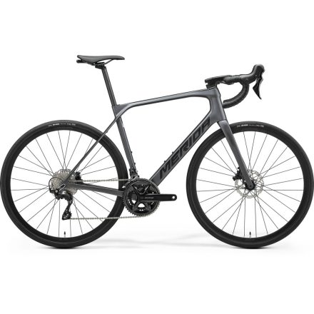MERIDA SCULTURA ENDURANCE 4000 II3 SELYEM SÖTÉTEZÜST (FEKETE)